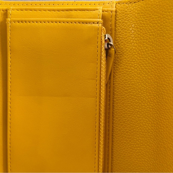 Chanel Medium Flap Wallet - Picture 6 of 17